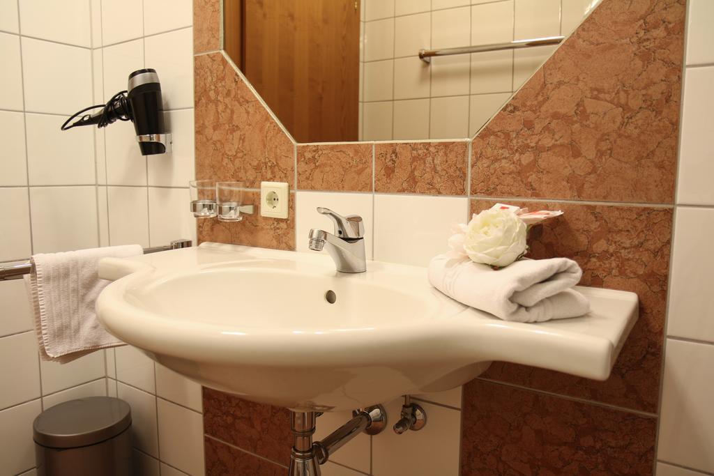 Double Room,400532880:JPEG